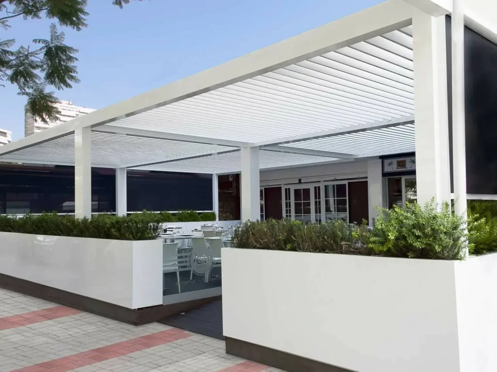 Restaurant Outdoor Dining Area With Aluminium Pergola